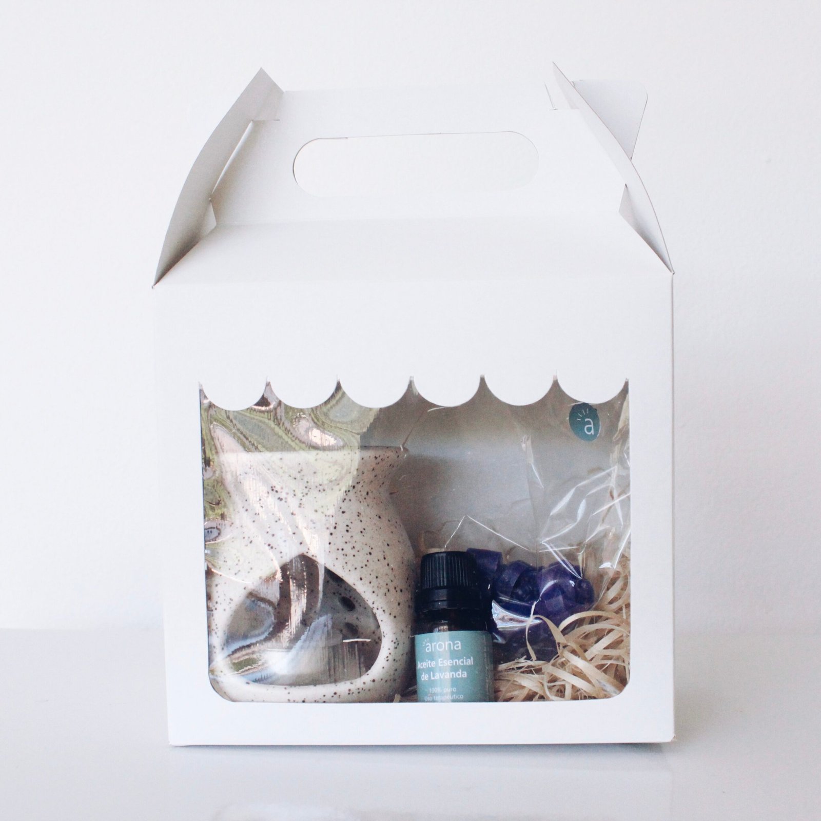 Hornito con velita, aceite esencial y bombones - Image 2