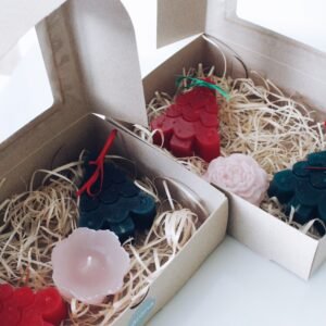 Caja navideña con velas aromáticas